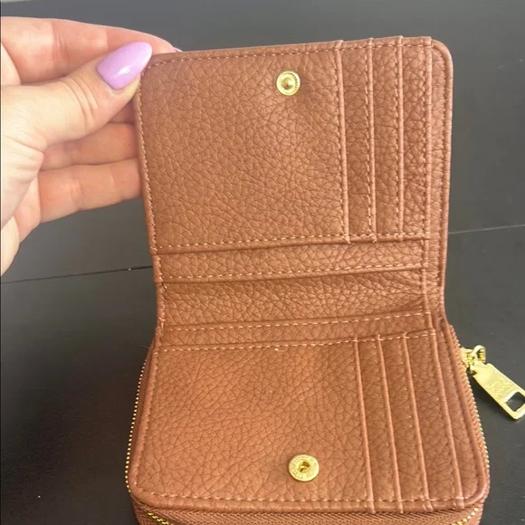 NWOT Steve Madden Brown Wallet with Gold Accents - Picture 4 of 9